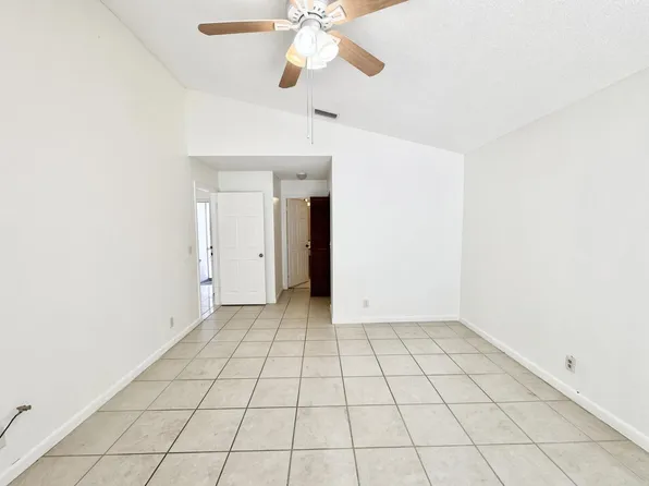 10160 Festival Way, Boca Raton, FL 33428