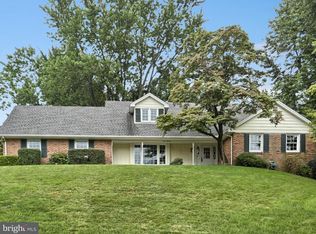 400 Candlewyck Rd, Camp Hill, PA 17011