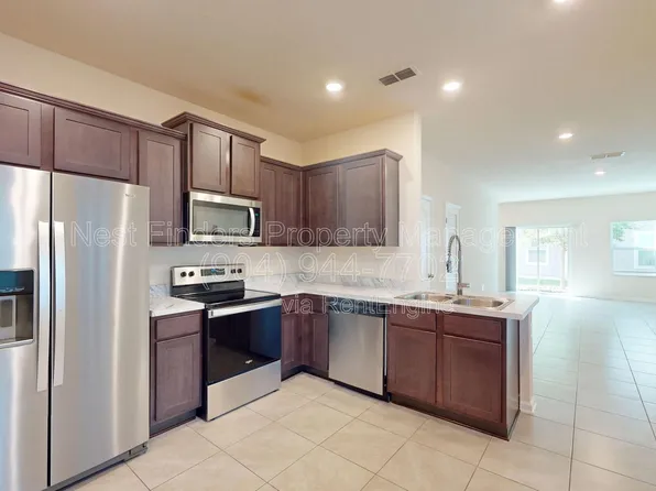 373 Aralia Ln, Jacksonville, FL 32216