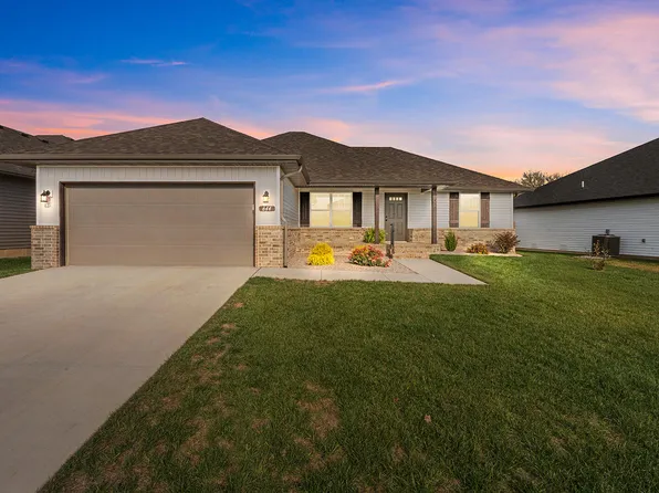 844 S Parkside Circle, Nixa, MO 65714