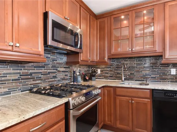 315 King Street #6G, Port Chester, NY 10573