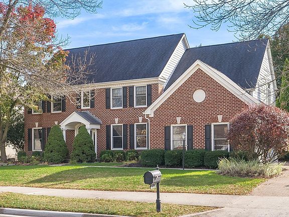 3rd image of 6727 Ballantrae Pl