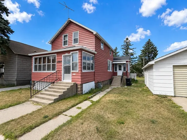 1808 11th Ave, Menominee, MI 49858