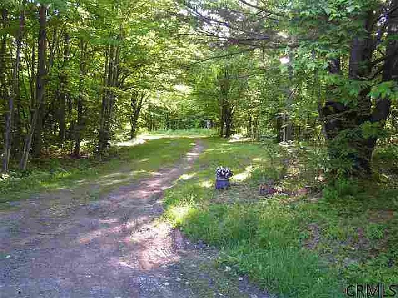 3rd image of 735 COUNTRY Road