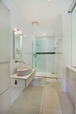 5th image of 720 Greenwich St APT 2F