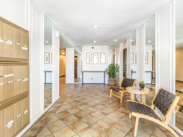165 N Swall Dr APT 204