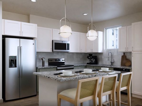 96 Westview Pl #1-303