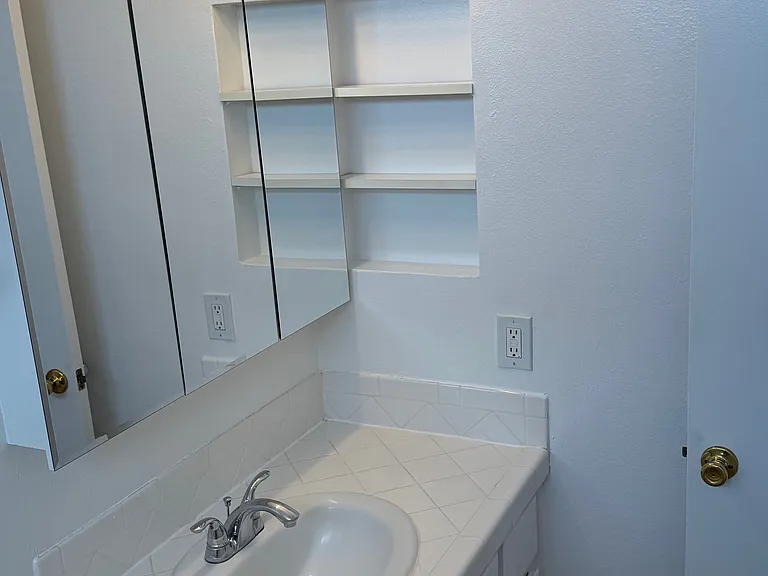 Parkwest Apartments — Photo 18