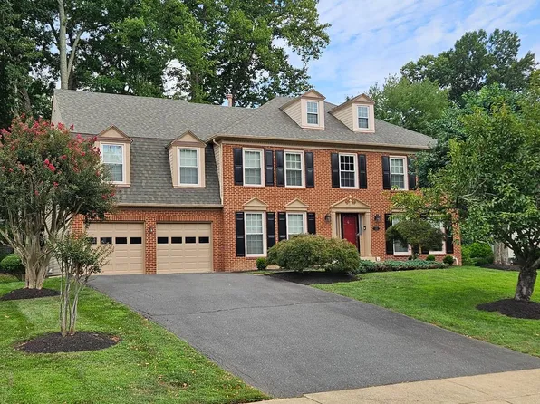 5381 Ashleigh Rd, Fairfax, VA 22030
