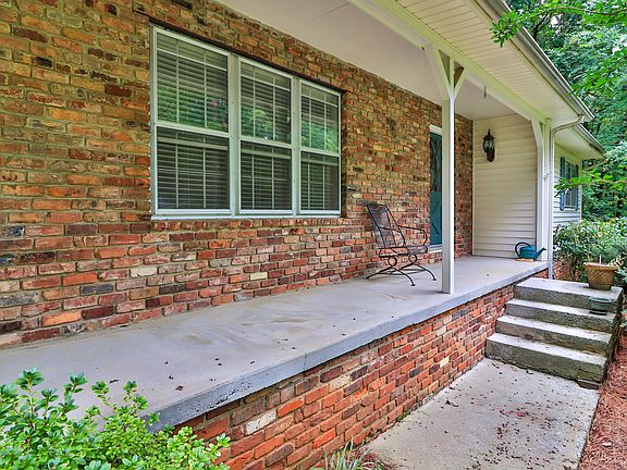 3rd image of 1804 Pinoak Ct