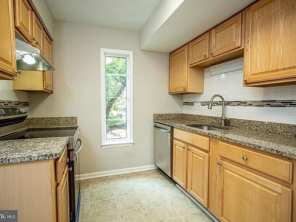 5th image of 3862 Persimmon Cir
