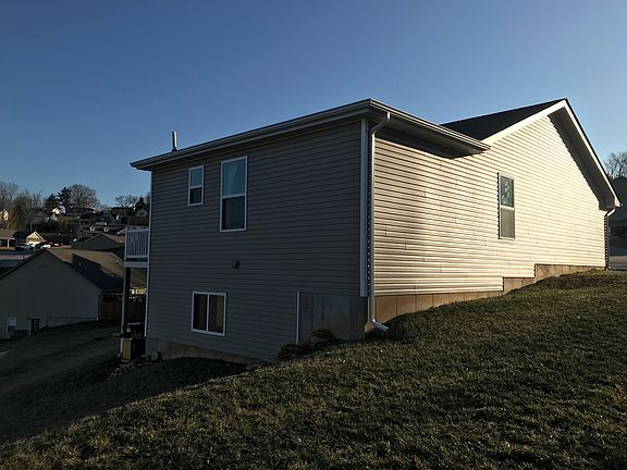5th image of 714 Sawyer Ter