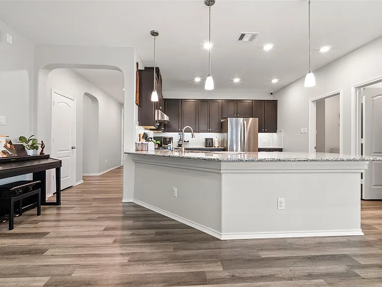 13921 Abraham Lincoln St — Photo 19