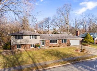 91 Hickory Ridge Ct, Morton, IL 61550