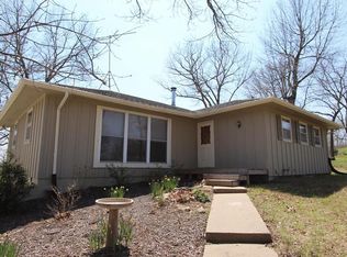 18781 Jarbalo Rd, Leavenworth, KS 66048