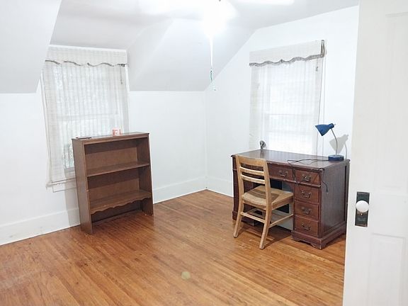 5th image of 414 2nd Ave NW