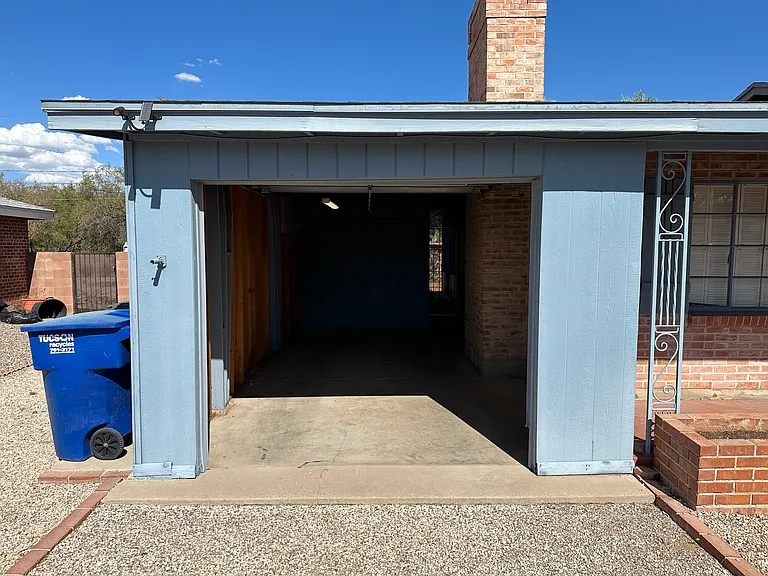1 car Garage
