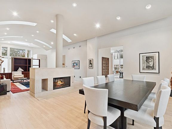 5th image of 1020 Chaucer Ln