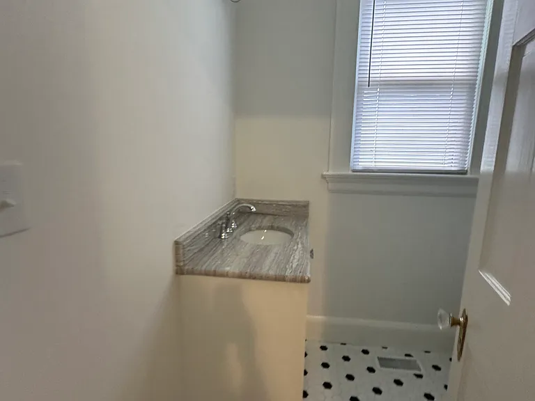 1607 Branch St NW — Photo 10