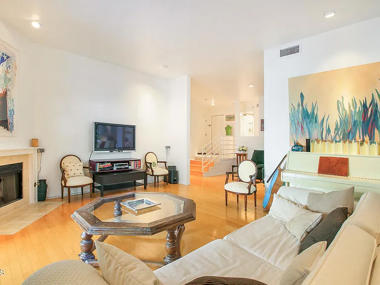 1670 Malcolm Ave #103 — Photo 13
