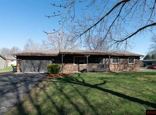 1744 Green Acres Dr, North Mankato, MN 56003