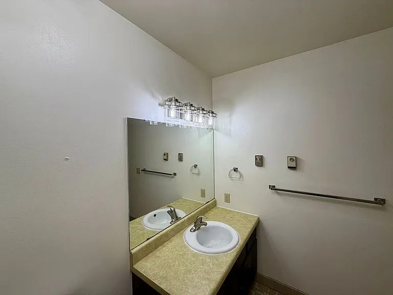 1600 Sawyer Dr — Photo 14