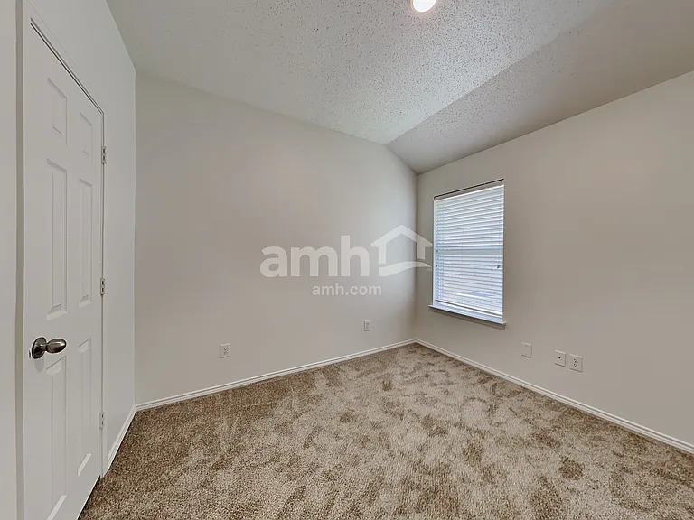 609 Crystal Brook Dr — Photo 18