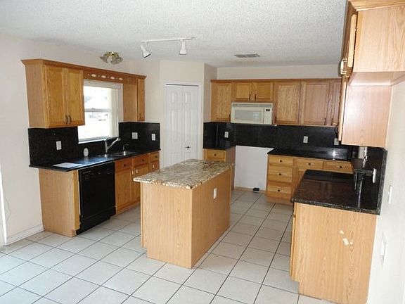 2nd image of 3354 Bradford Ave