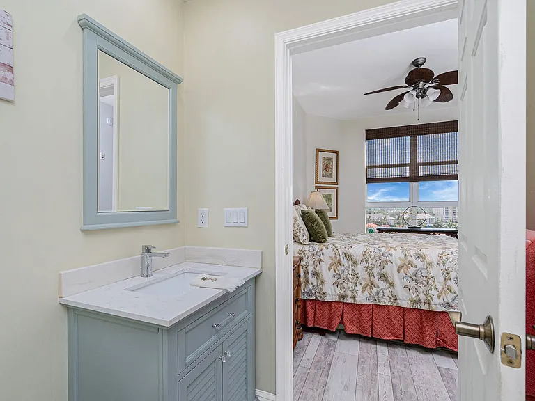 3313 Sunset Key Cir #701 — Photo 35