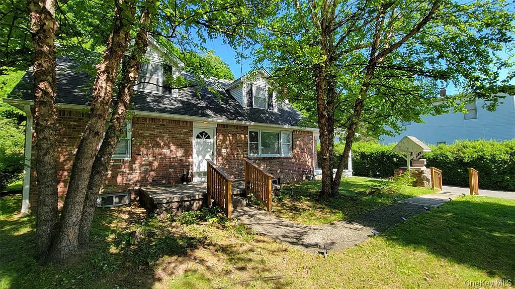 3 bed, 1372 sqft, $2,950 — Photo 2