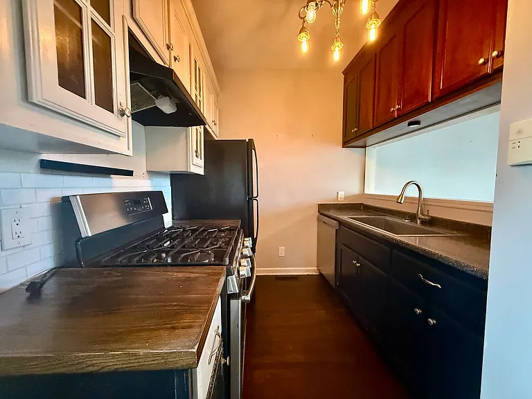 932B Russell St — Photo 13