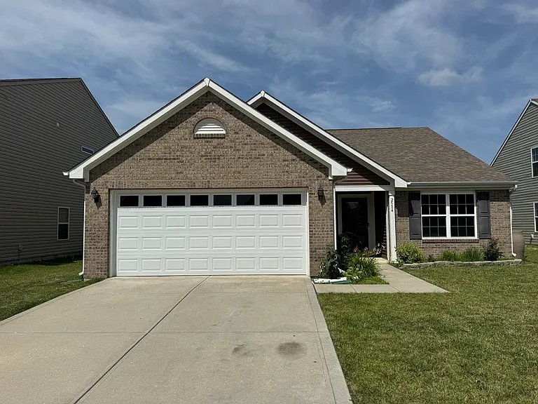 2584 Shadowbrook Trce — Photo 1