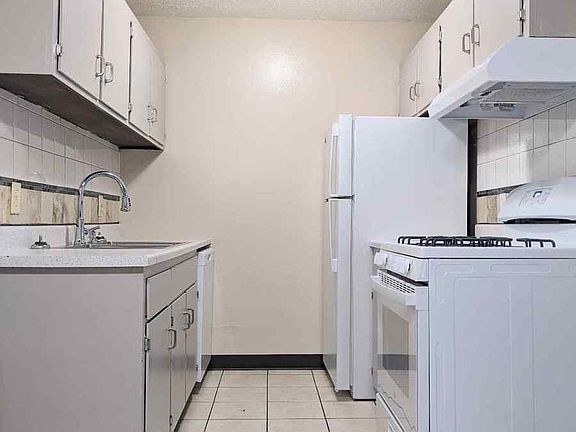 3rd image of 7212 Camden Ave N APT 124