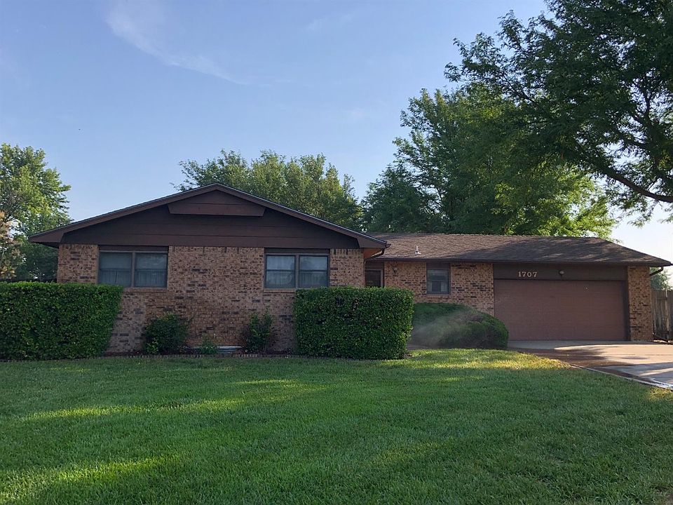 1st image of 1707 E Bluff Ct