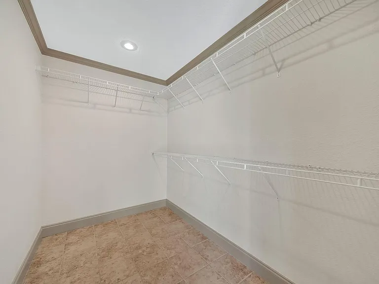 HILLRISE APARTMENTS — Photo 15