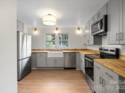 300 N Ervin Ave, Newton, NC, 28658