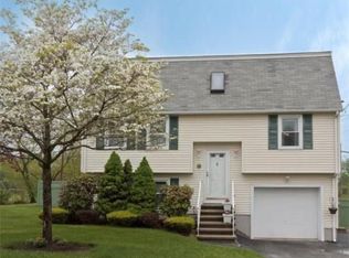 531 Russell St, Woburn, MA 01801