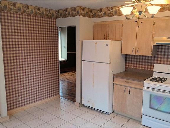 3rd image of 119 Crown Hill Ave