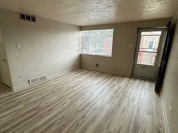3rd image of 2607 Poplar Ct APT B