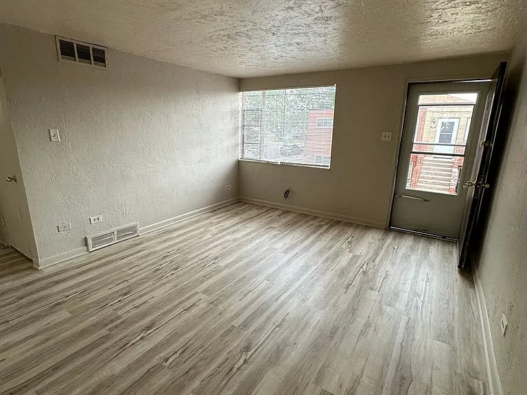 2607 Poplar Court — Photo 2