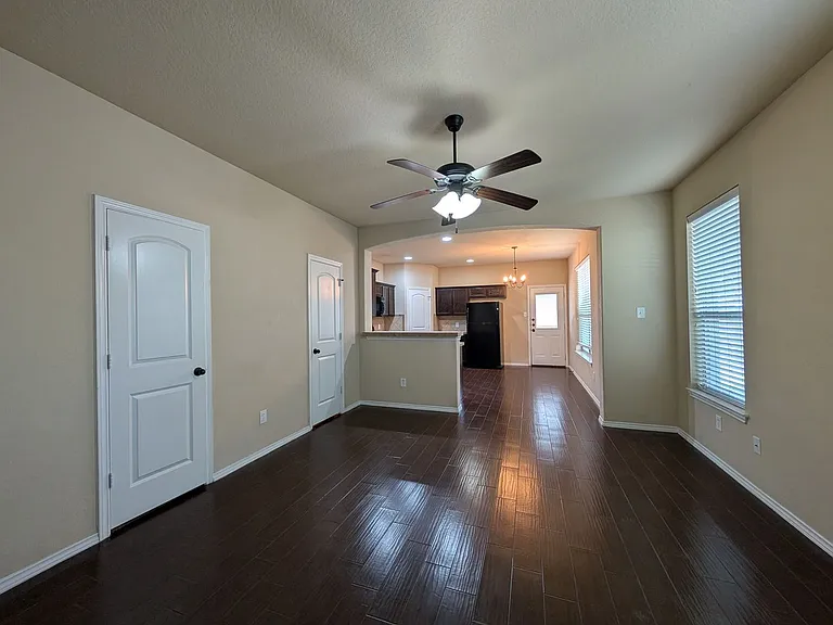 1028 Brown Rock Dr — Photo 3