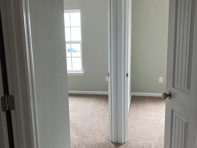 2601 Avondale Ct — Photo 13