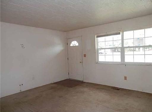 2nd image of 1852 Fair Oaks Dr