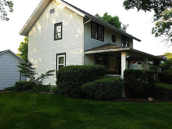 3rd image of 1130 Kilbourn St