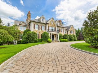 7 Brook View Ln, Rye, NY 10580