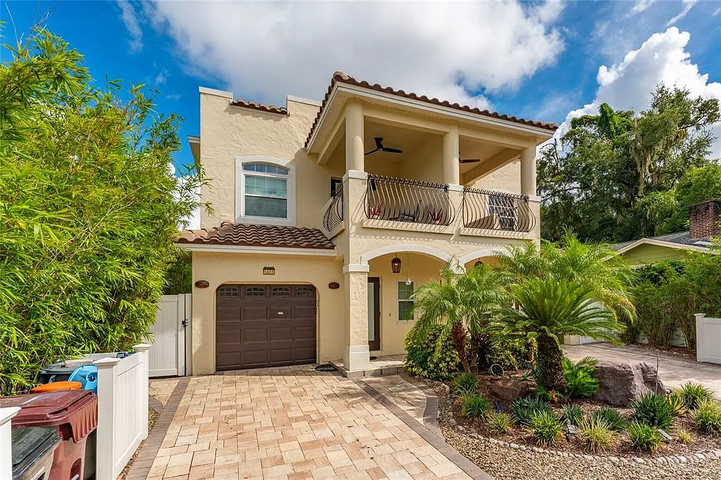 3 bed, 2.5 bath, 1680 sqft, $3,000 — Photo 2