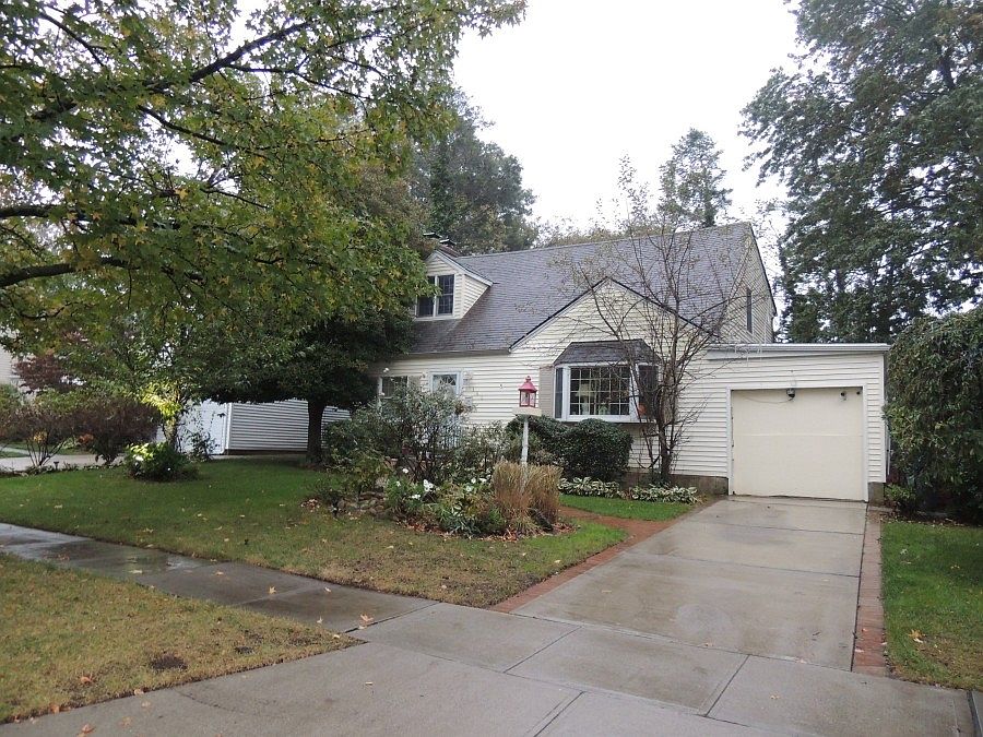 1st image of 162 Meadow St