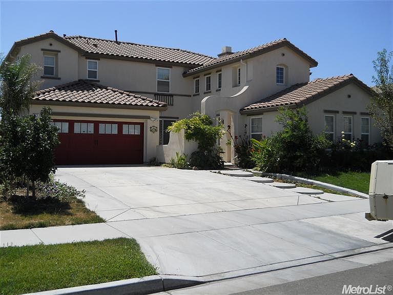 1st image of 928 Dry Creek Pl