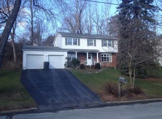 11 Adrianne Dr, Highland Mills, NY 10930