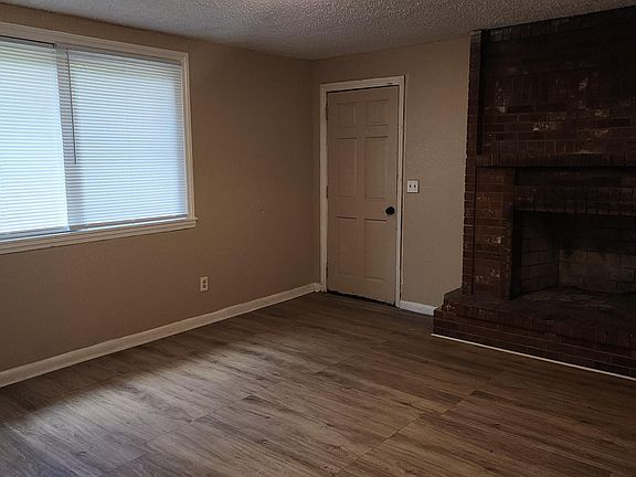 5th image of 515 E 60th St